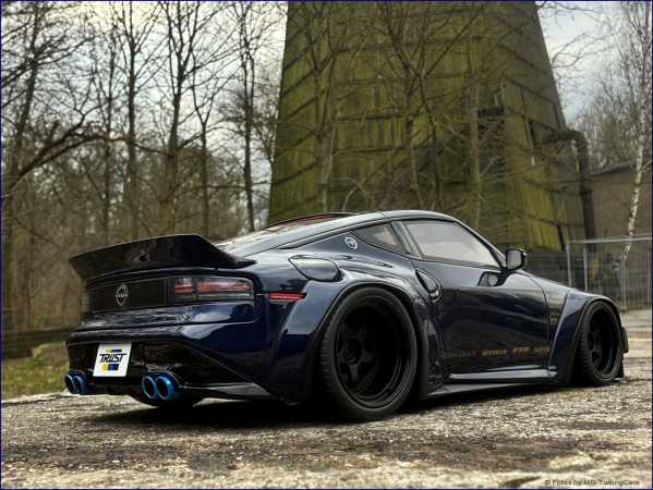 1:18 Nissan Fairlady Z - DarkBlue - Pandem Breitbau inkl. OVP